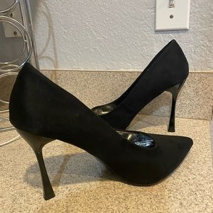 Wide width heels